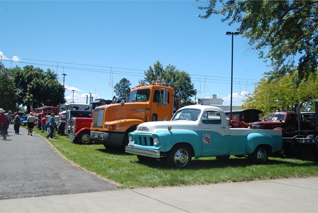 На выставке старинных грузовиков были представлены самые невероятные модели.